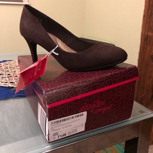 Dexflex Comfort Round Toe Pump